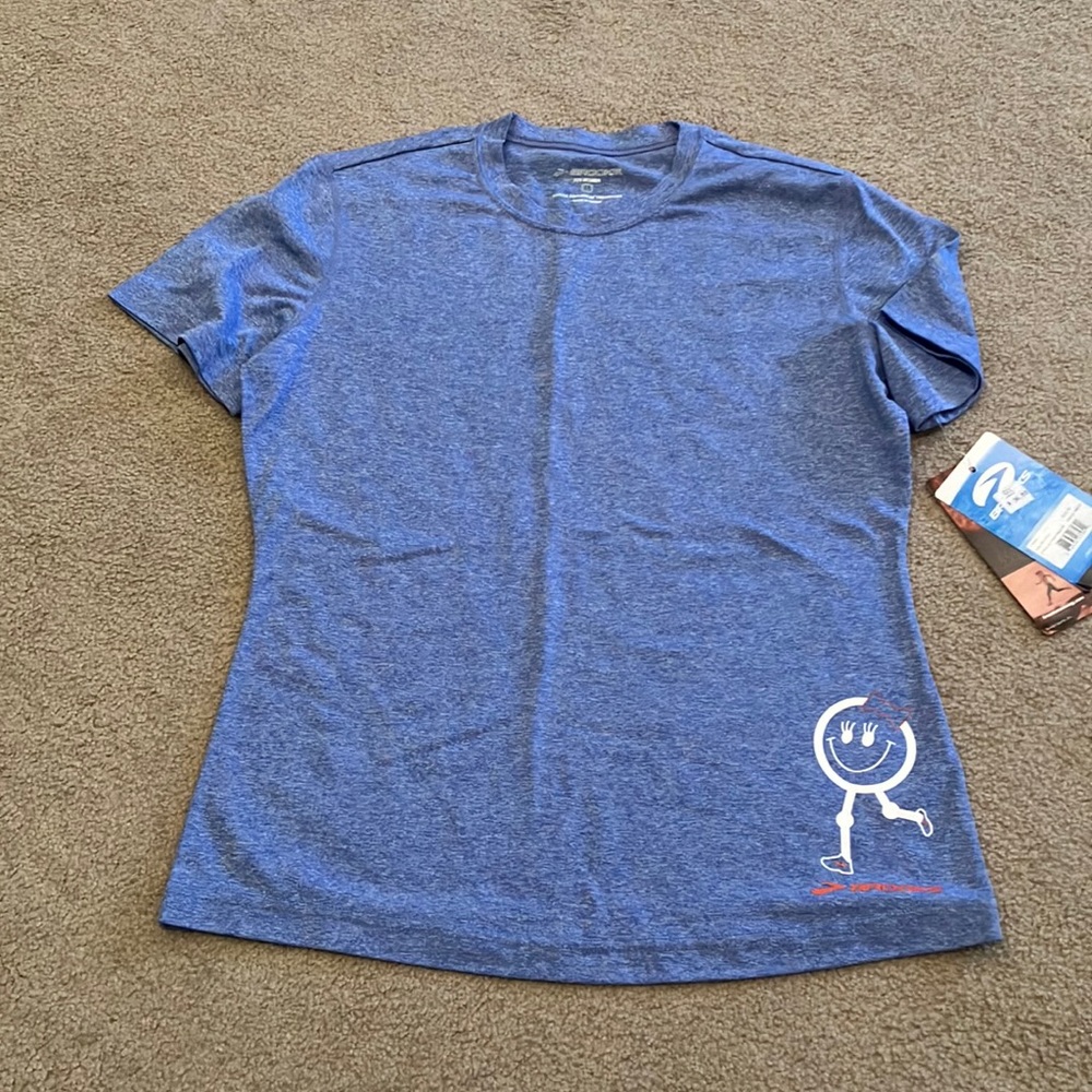 Brooks for women. Tech shirt. Medium.